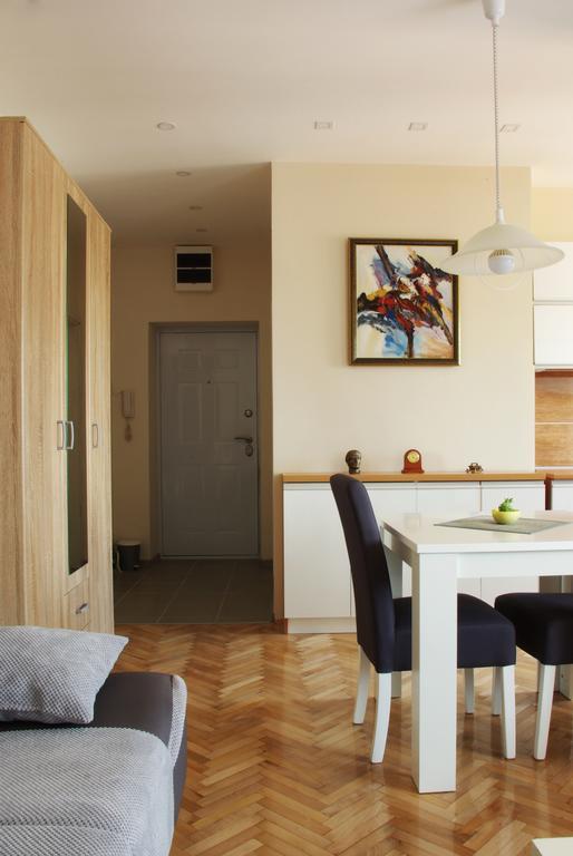 Square Studio Apartment Ni Exterior foto
